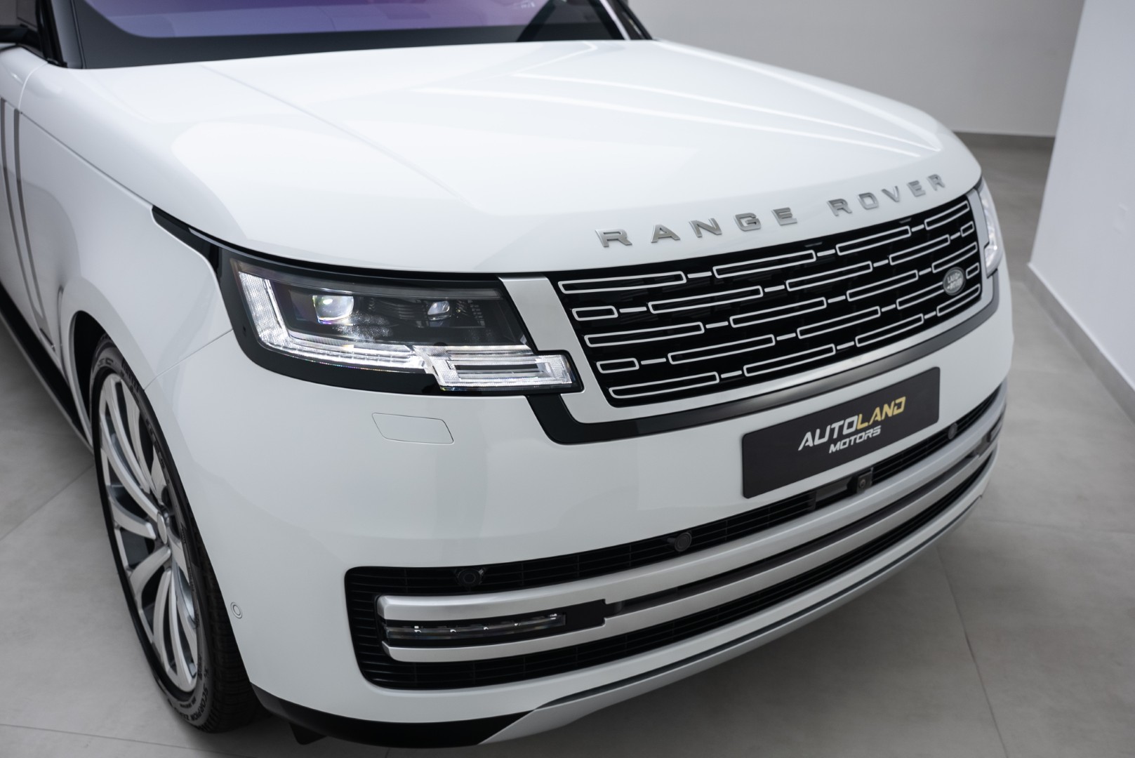 2023 RANGE ROVER P530 AUTOBIOGRAPHY MAIN DEALER WARRANTY AND SERVICE.